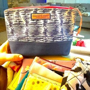 Vineyard vine makeup bag